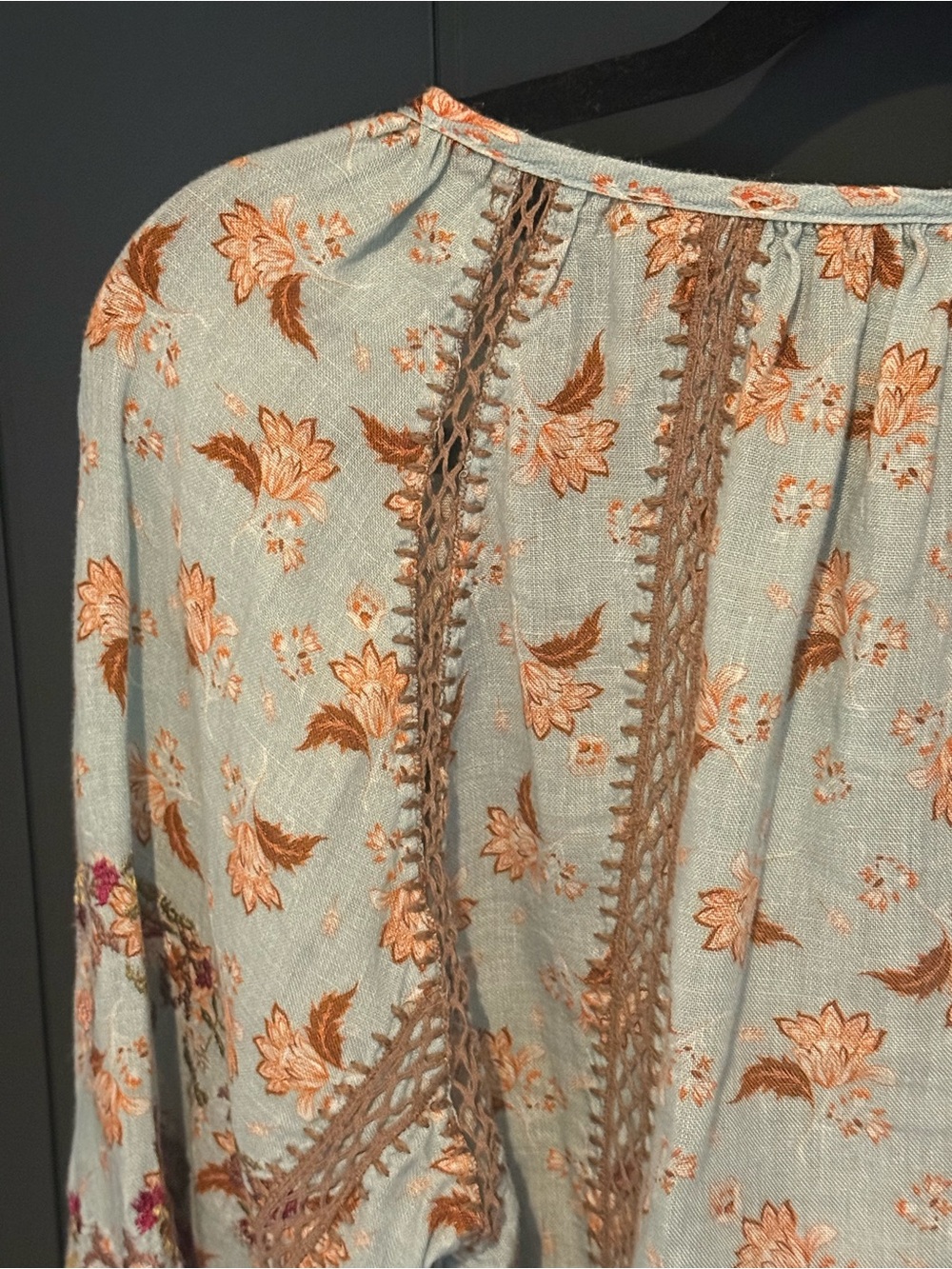 🍂 Sundance Women’s Linen Light Blue Floral Embroidered Peasant Blouse - Size M - Picture 12 of 13